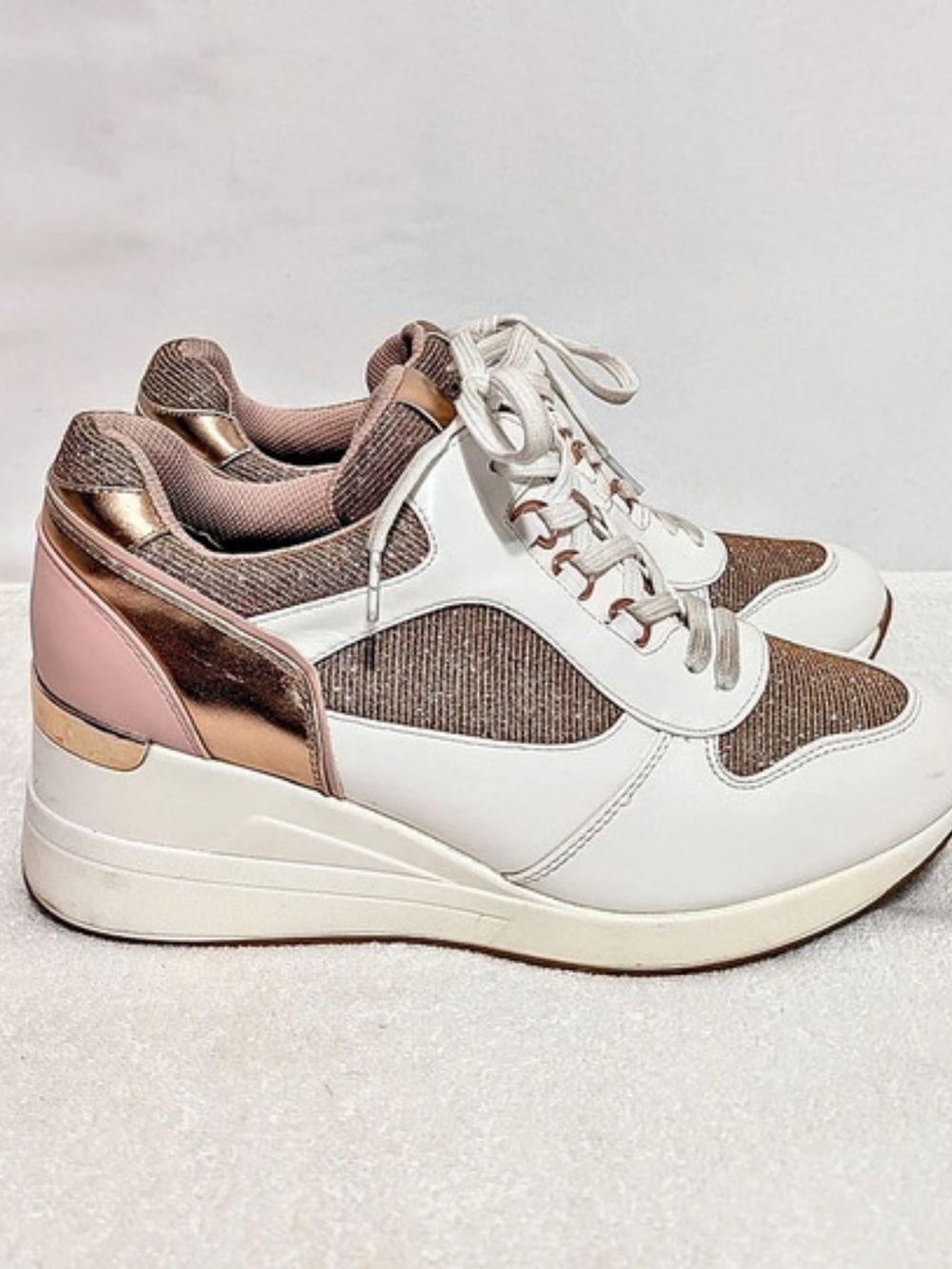 ShoeDazzle Trinity Wedge Sneakers Women’s 10 Rose Gold